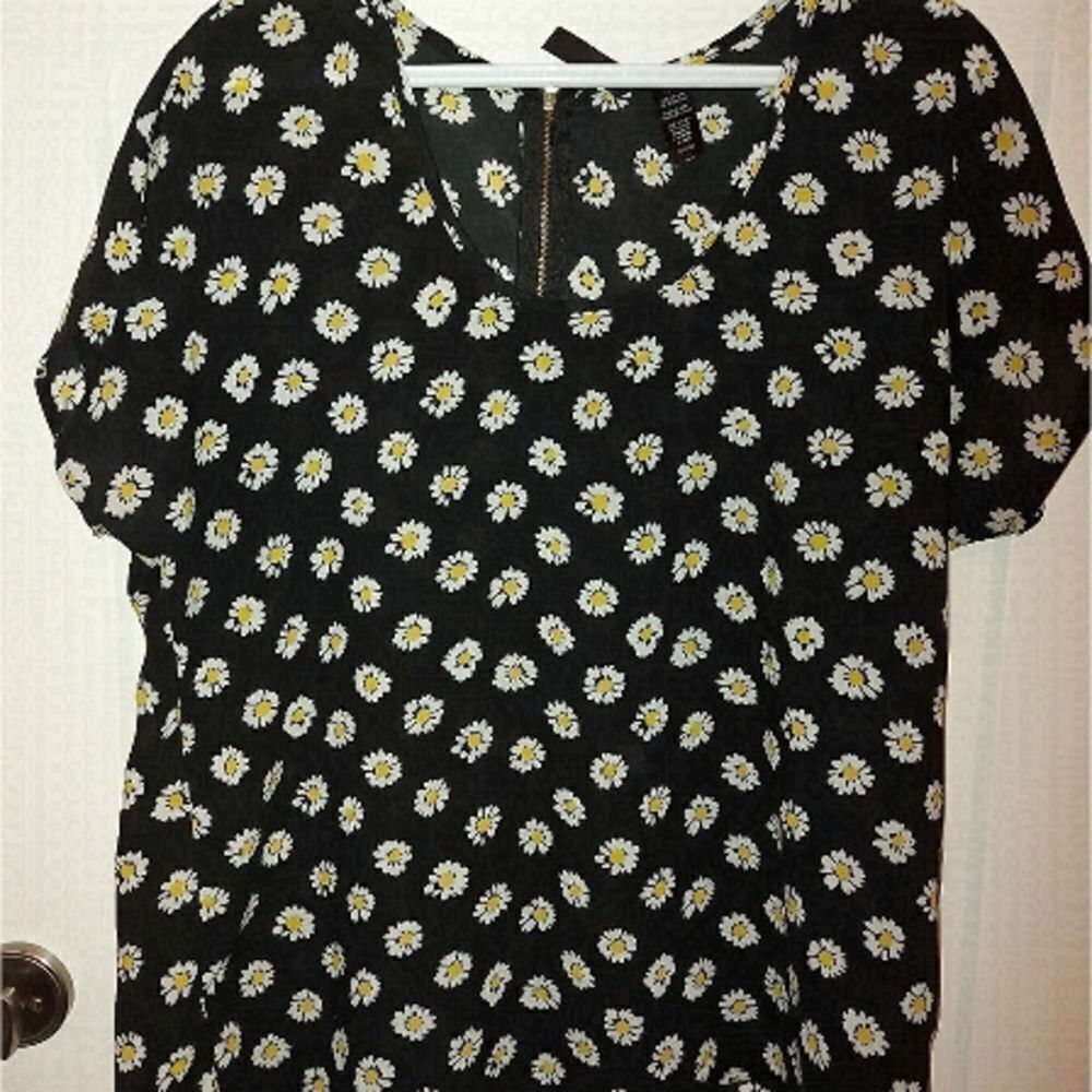 FUN & Flirt  daisy blouse